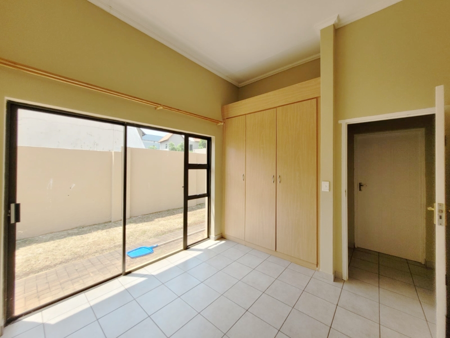 To Let 3 Bedroom Property for Rent in Kosmos North West